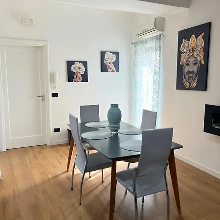 Rc Apartment *